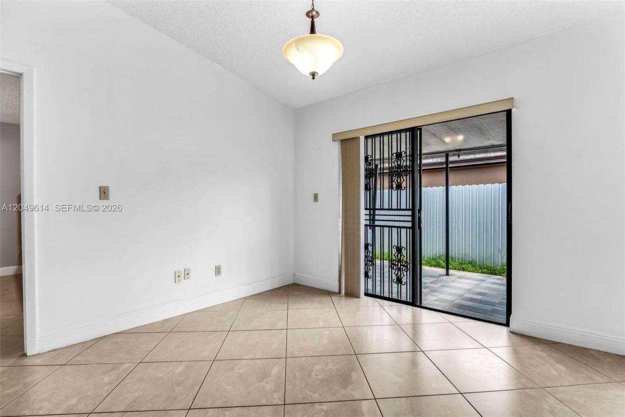 8871 NW 114th St , Hialeah Gardens, FL 33018 Photo