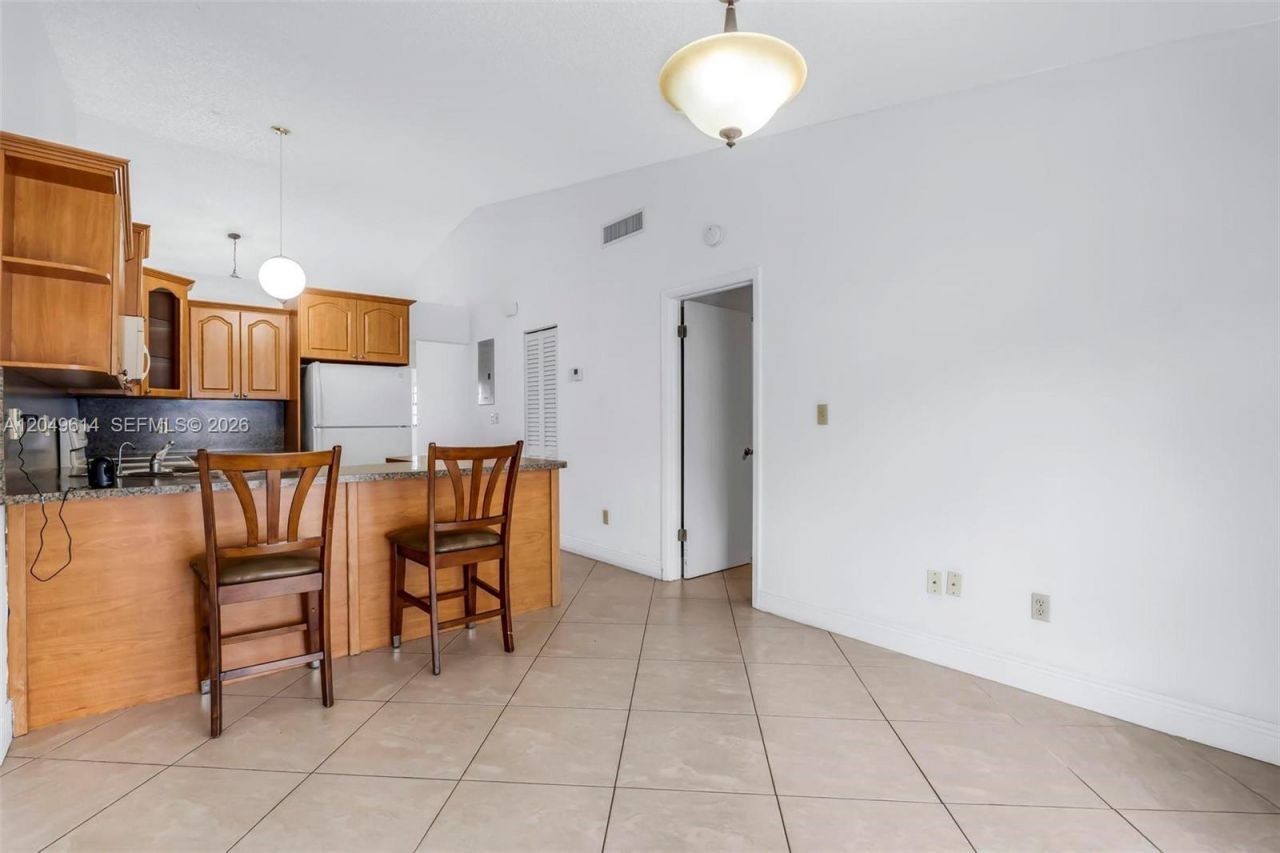 8871 NW 114th St , Hialeah Gardens, FL 33018 Photo