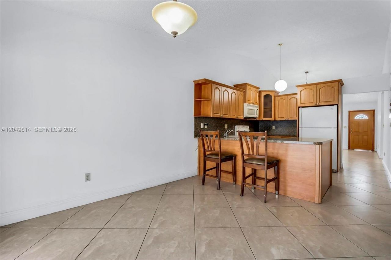 8871 NW 114th St , Hialeah Gardens, FL 33018 Photo