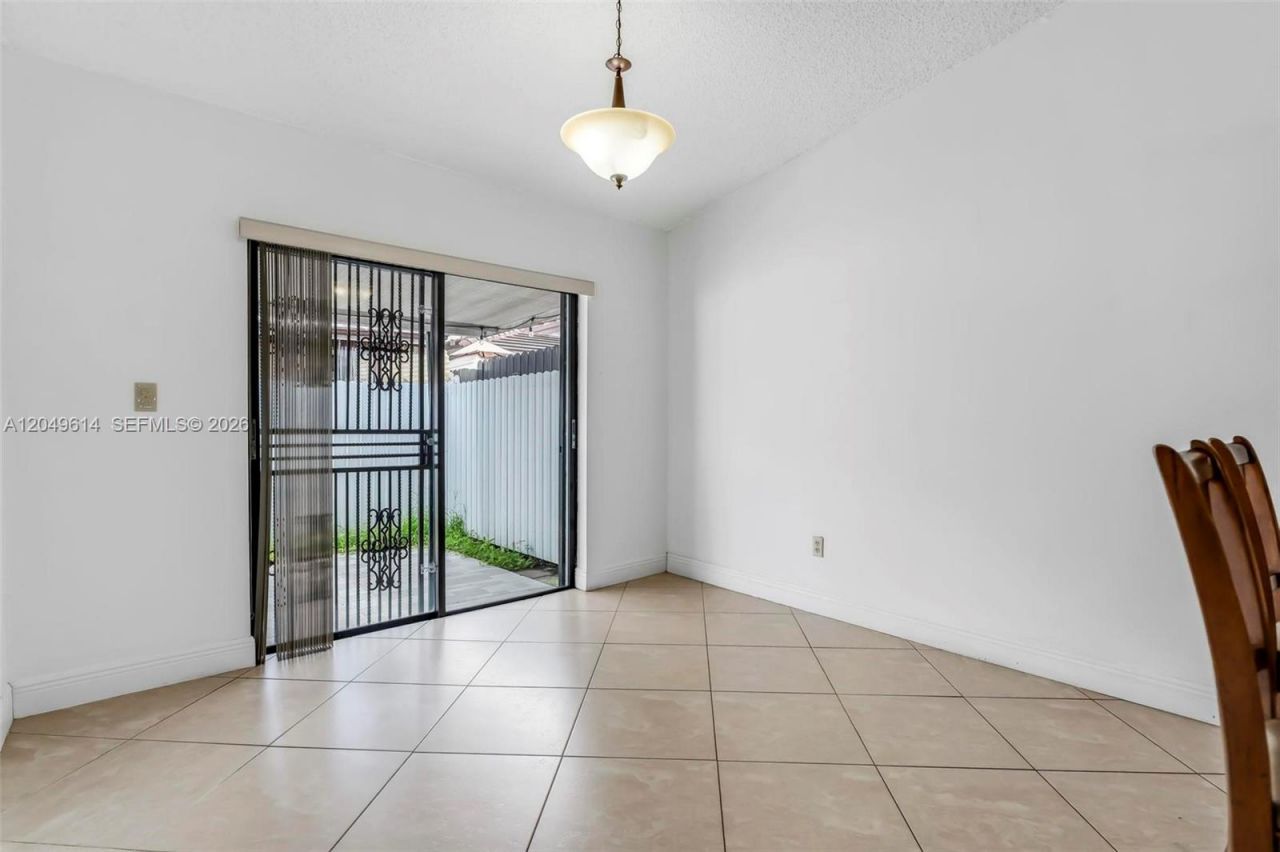 8871 NW 114th St , Hialeah Gardens, FL 33018 Photo