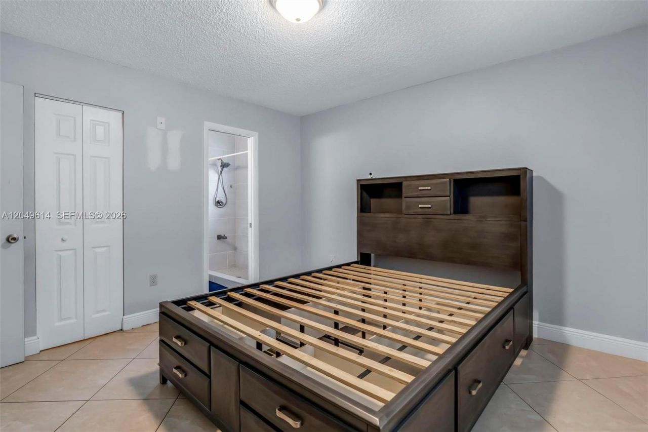 8871 NW 114th St , Hialeah Gardens, FL 33018 Photo