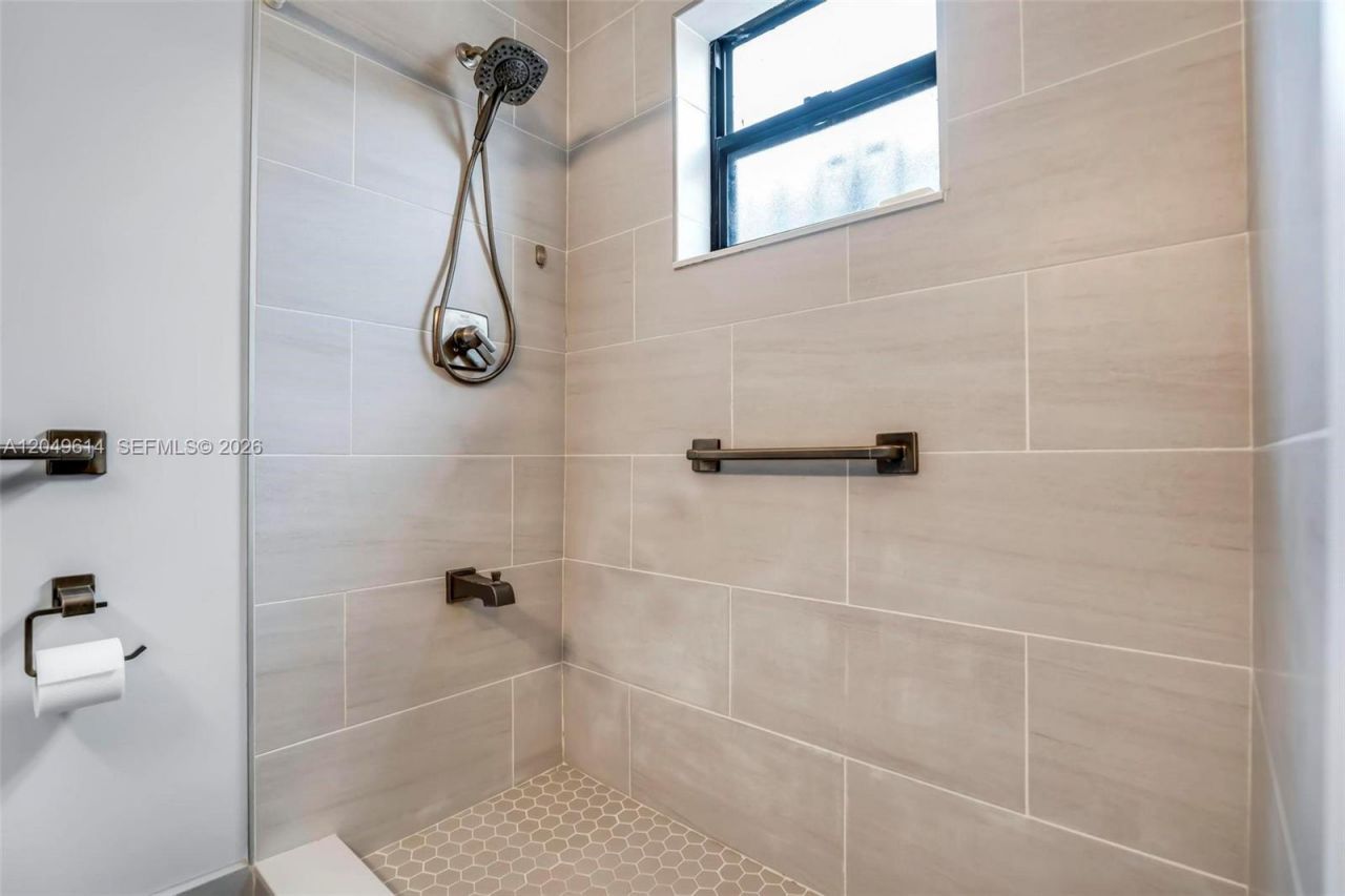 8871 NW 114th St , Hialeah Gardens, FL 33018 Photo
