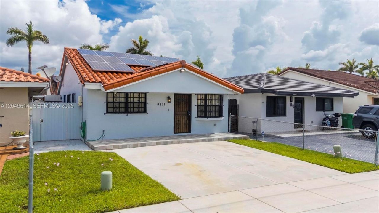 8871 NW 114th St , Hialeah Gardens, FL 33018 Photo