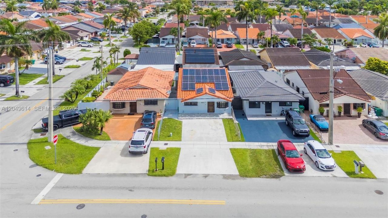 8871 NW 114th St , Hialeah Gardens, FL 33018 Photo
