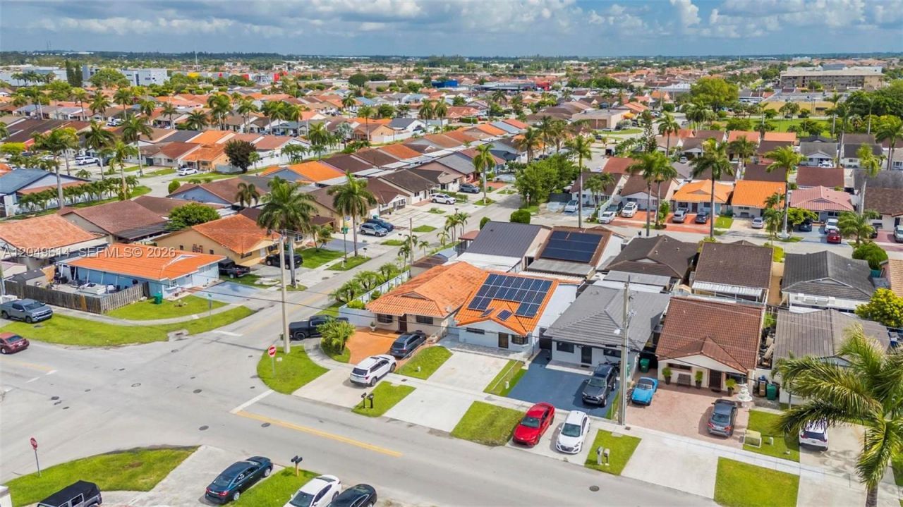 8871 NW 114th St , Hialeah Gardens, FL 33018 Photo