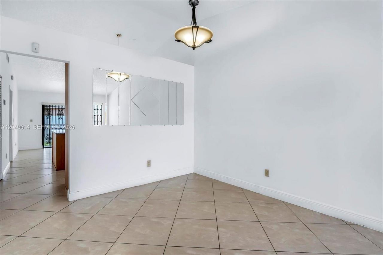 8871 NW 114th St , Hialeah Gardens, FL 33018 Photo