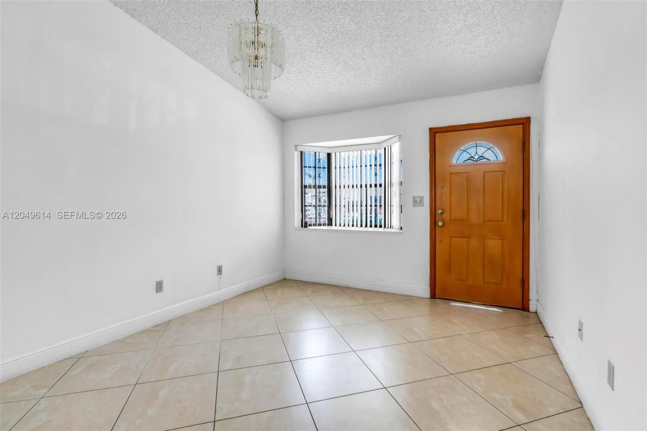 8871 NW 114th St , Hialeah Gardens, FL 33018 Photo