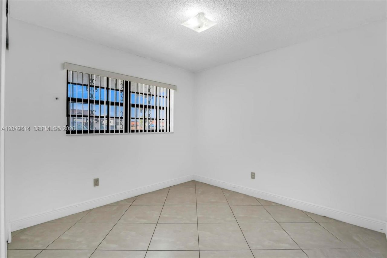 8871 NW 114th St , Hialeah Gardens, FL 33018 Photo