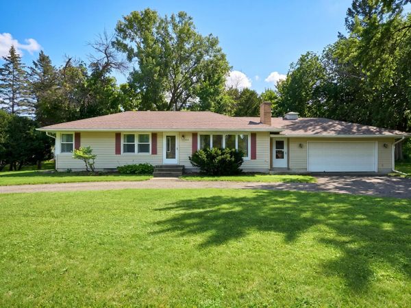 16525 Tonkaway Road , Minnetonka, MN 55345