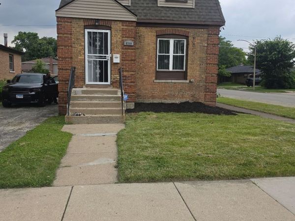 9300 S Francisco Avenue , Evergreen Park, IL 60805