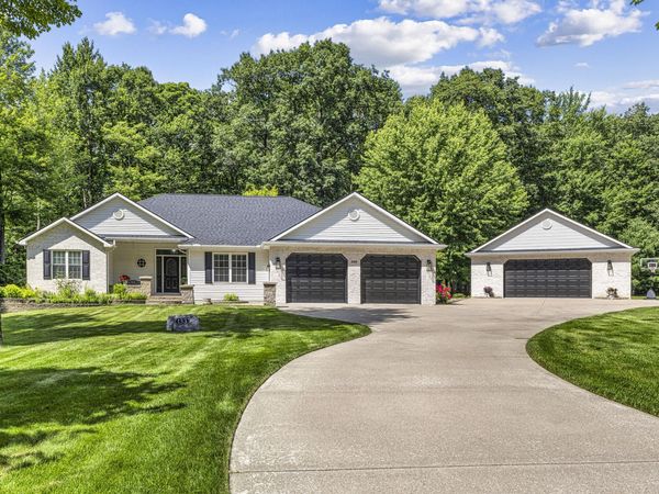 133 Oak Marr Drive, Houghton Lake, MI 48629