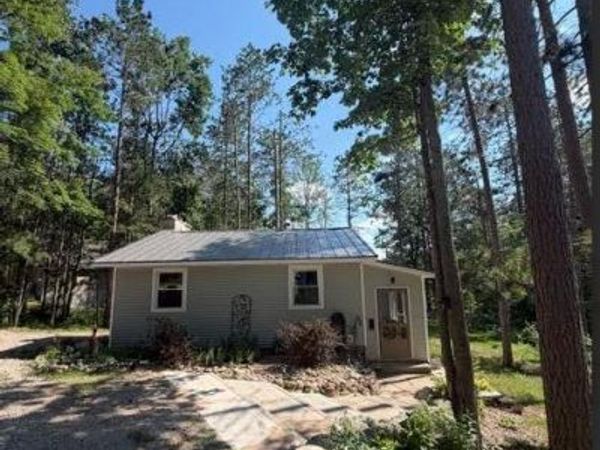1529 Cayuga Trail, Gaylord, MI 49735