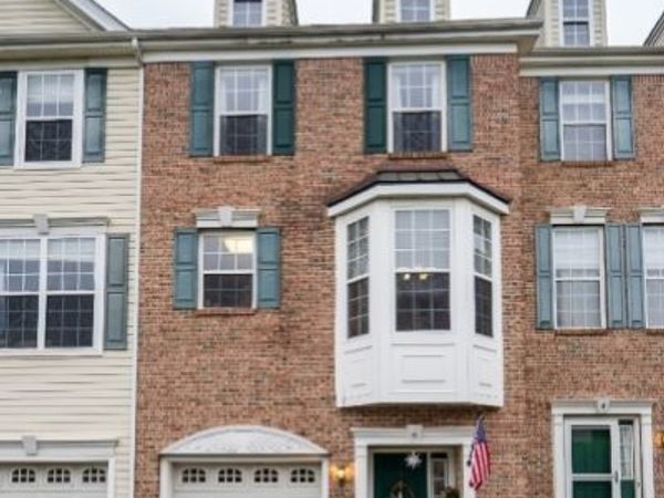 6 Sundance Way, Lopatcong, NJ 08865