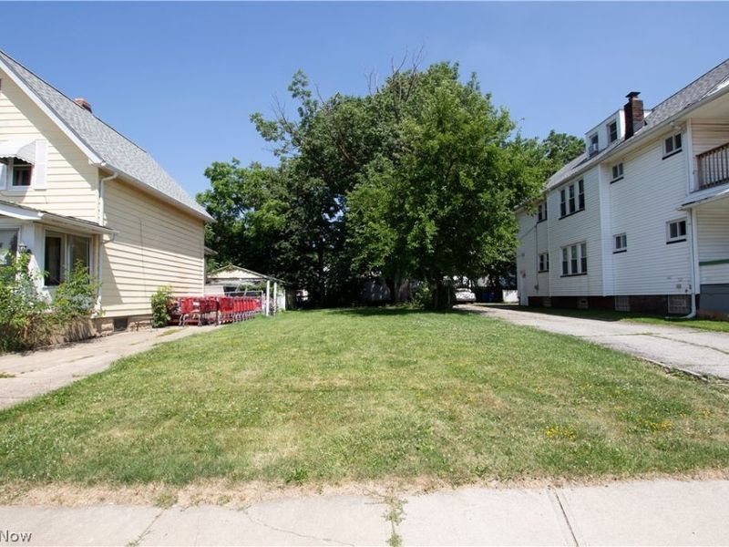 2185 W 105th Street, Cleveland, OH 44102 Photo 2