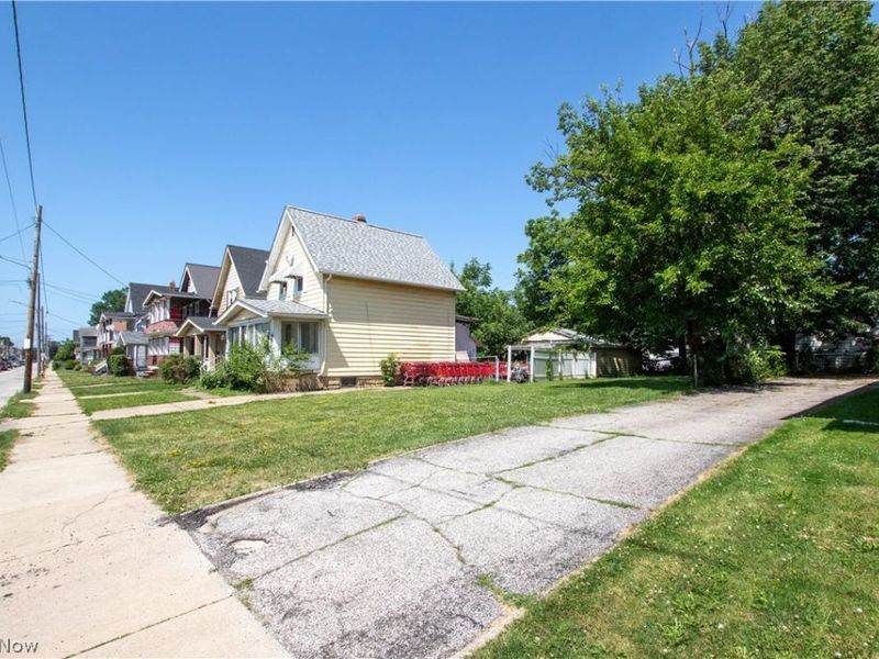 2185 W 105th Street, Cleveland, OH 44102 Photo 9