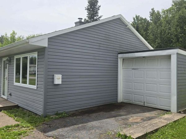 1318 John ST, Sault Ste Marie, MI 49783