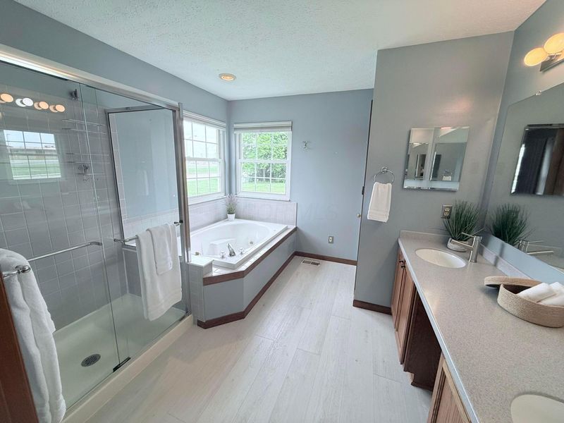 3529 Lake Louise Drive, Grove City, OH 43123 Photo 3