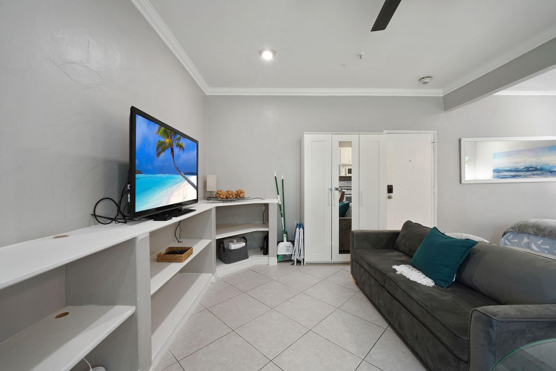 3710 Collins Avenue, Unit N-304, Miami Beach, FL 33140 Photo