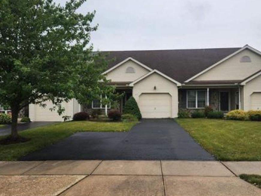 413 Thrush Drive , Manheim, PA 17545 Main Photo