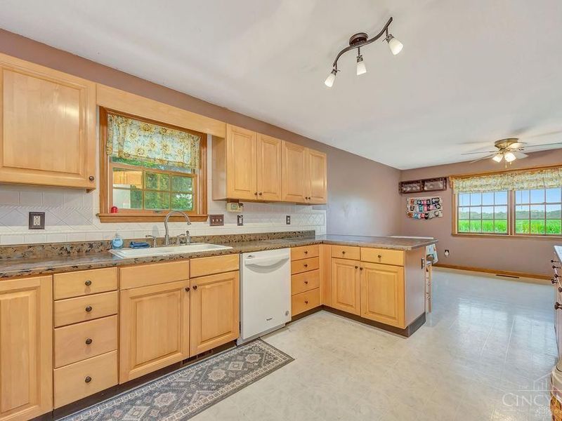 7947 Contreras Road, Oxford, OH 45056 Photo 12