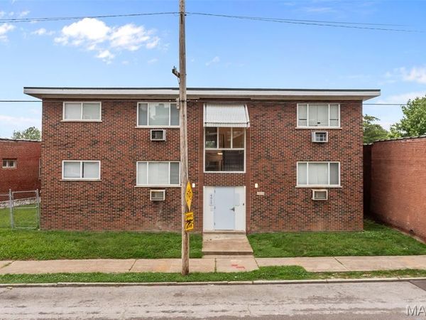 4615 Virginia Avenue , St Louis, MO 63111