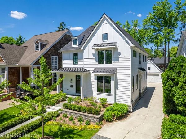 492 Vinewood Avenue, Birmingham, MI 48009