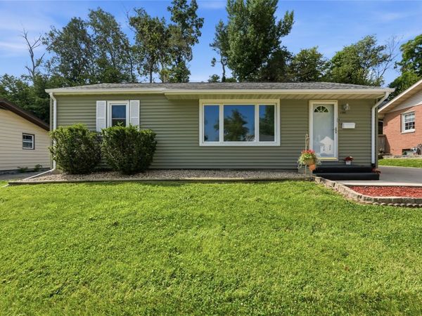 3633 Bel Air Drive SE, Cedar Rapids, IA 52403