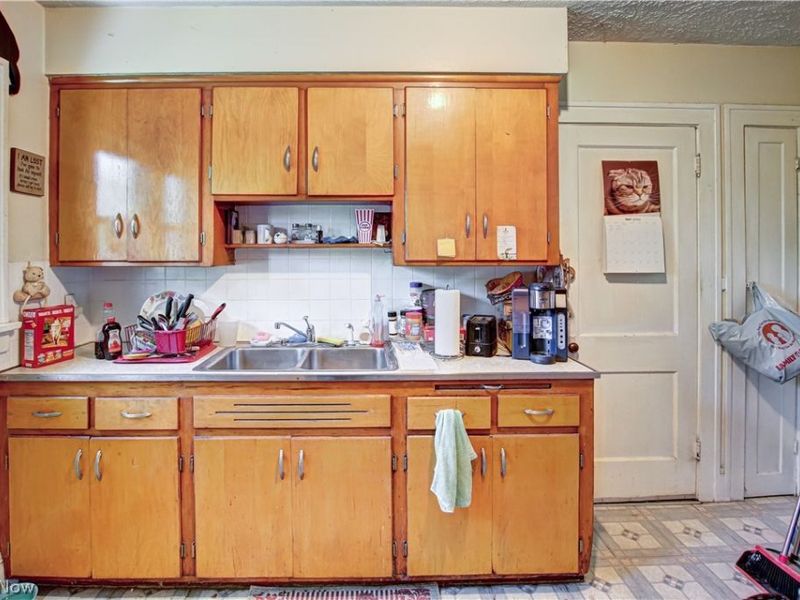 2189 W 105th Street, Cleveland, OH 44102 Photo 12