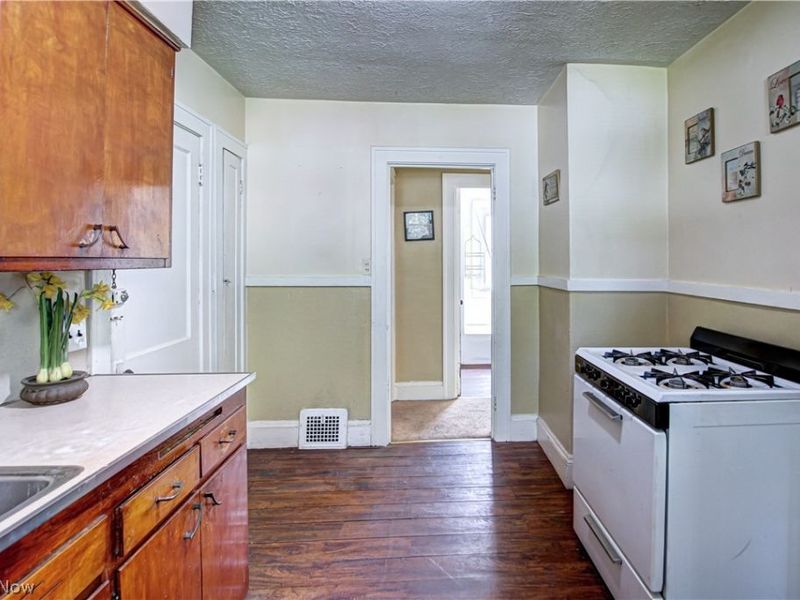 2189 W 105th Street, Cleveland, OH 44102 Photo 13
