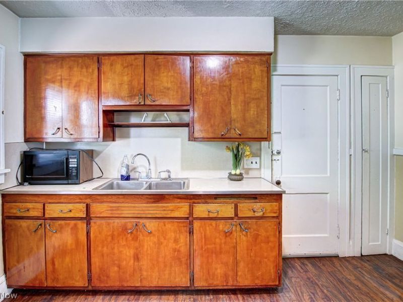 2189 W 105th Street, Cleveland, OH 44102 Photo 14