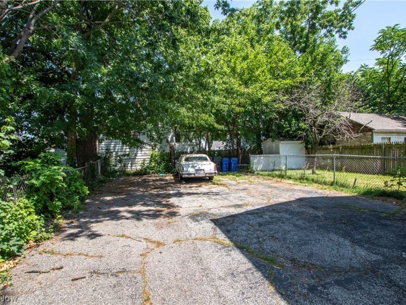 2189 W 105th Street, Cleveland, OH 44102 Photo 37