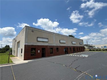 123 Maple Street, Warsaw, VA 22572
