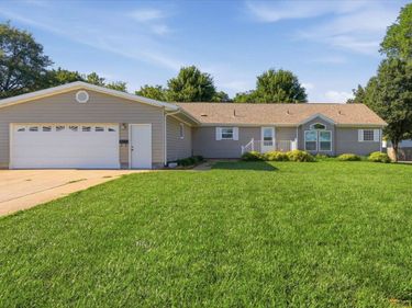 305 FLETCHER Street, SIDNEY, IA 51652