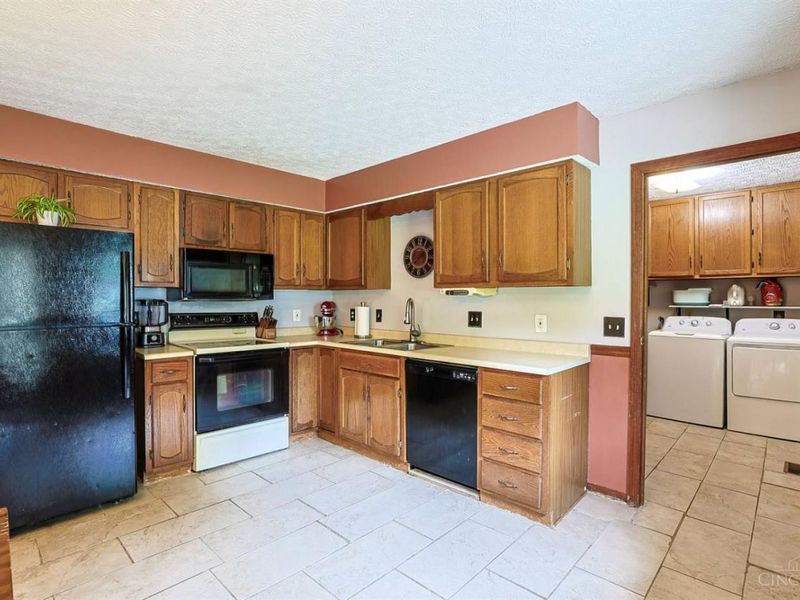 3863 Schroeder Drive, Fairfield Twp, OH 45011 Photo 11