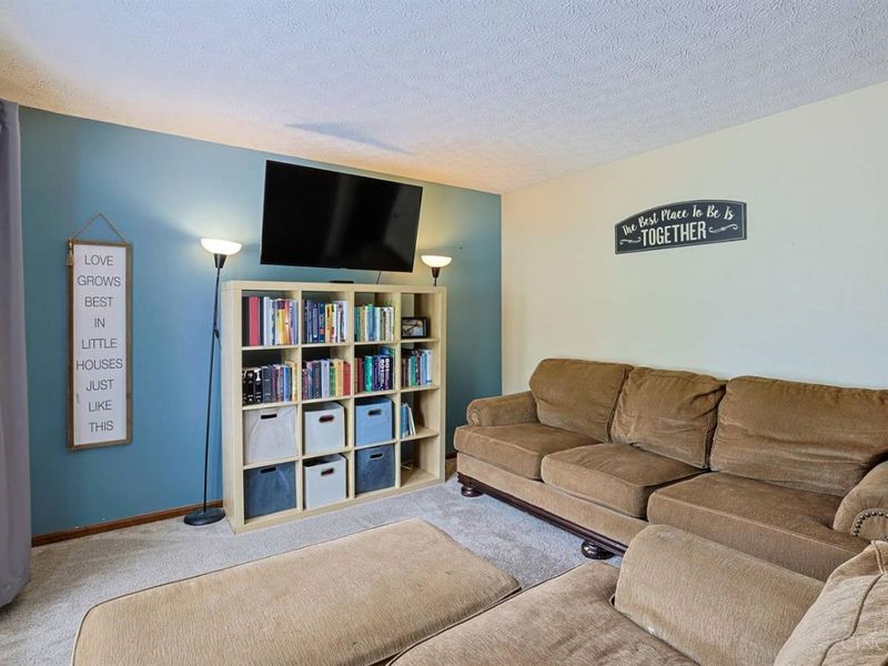 3863 Schroeder Drive, Fairfield Twp, OH 45011 Photo 4