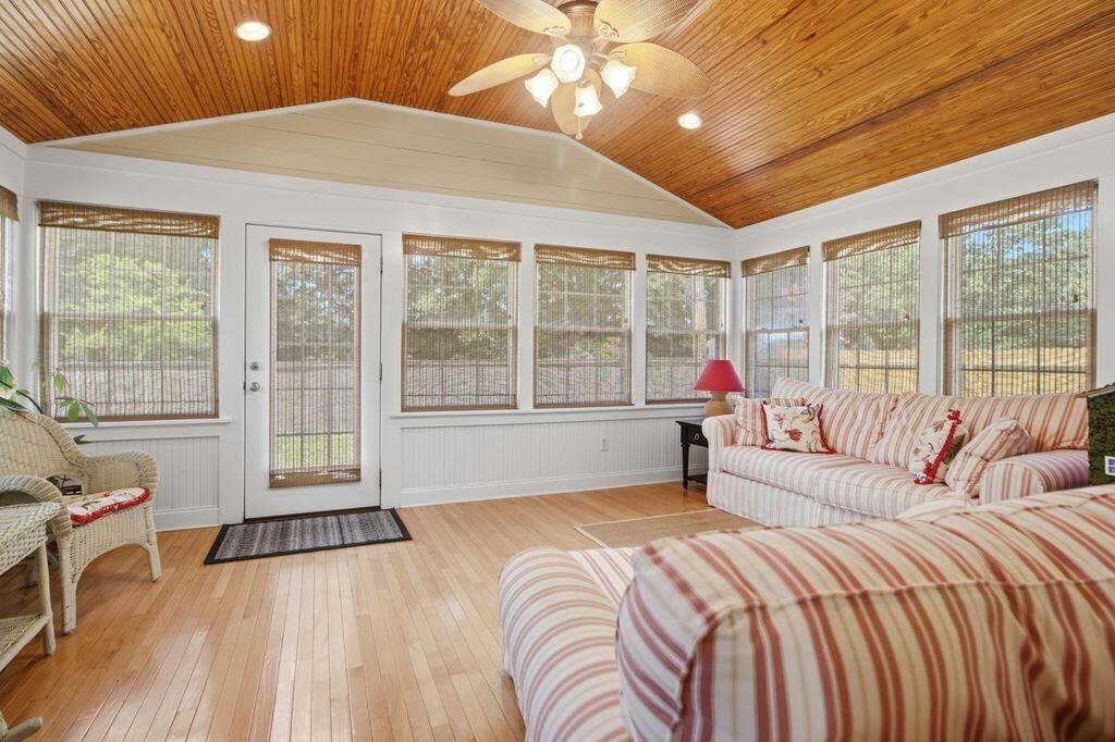 1119 Island View Drive Photo 9
