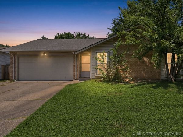 420 W Austin Street , Broken Arrow, OK 74011