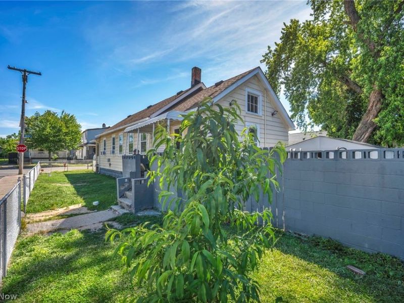 3502 Carlyle Avenue, Cleveland, OH 44109 Photo 12