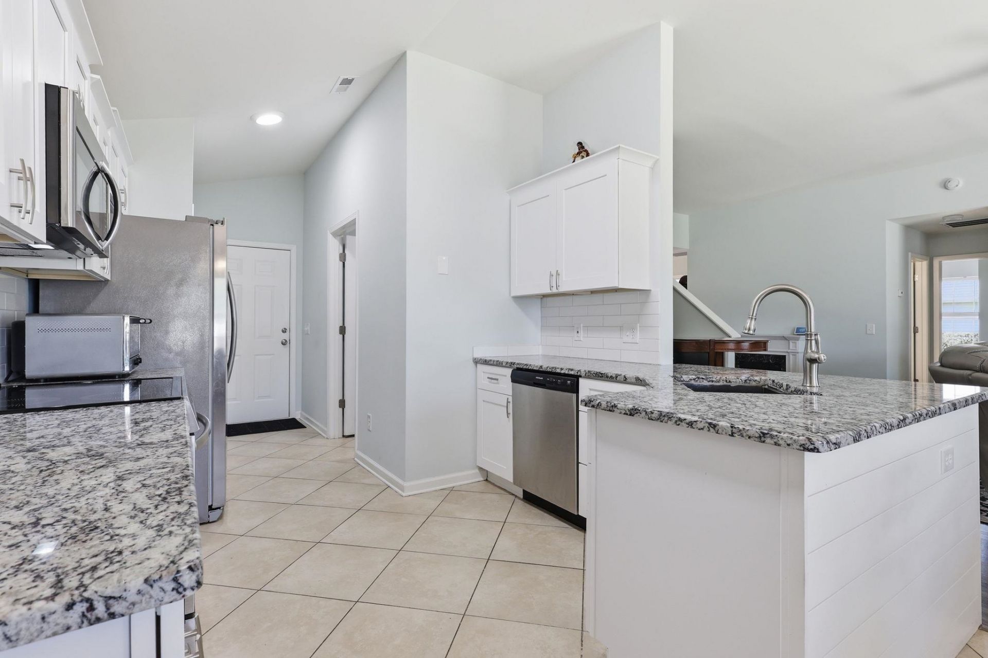 245 Silverbelle Blvd. Photo 9