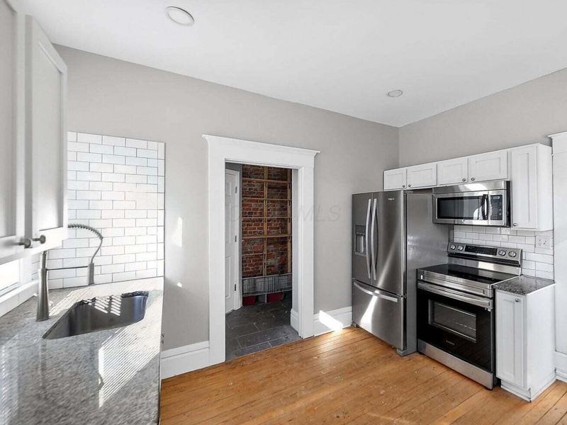 1621 E Main Street , Columbus, OH 43205 Photo 5