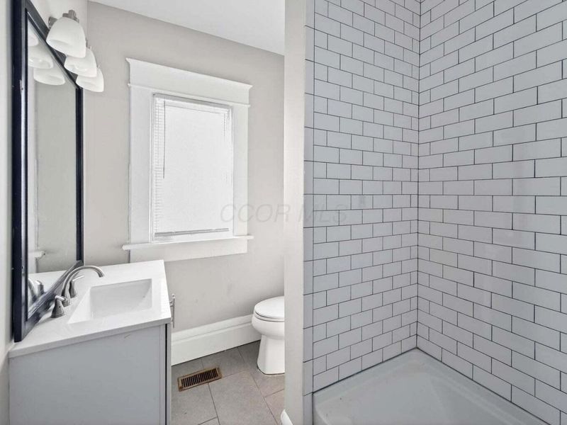 1621 E Main Street , Columbus, OH 43205 Photo 8