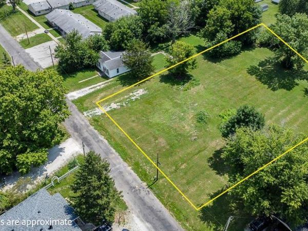 404 Lott , Jerseyville, IL 62052