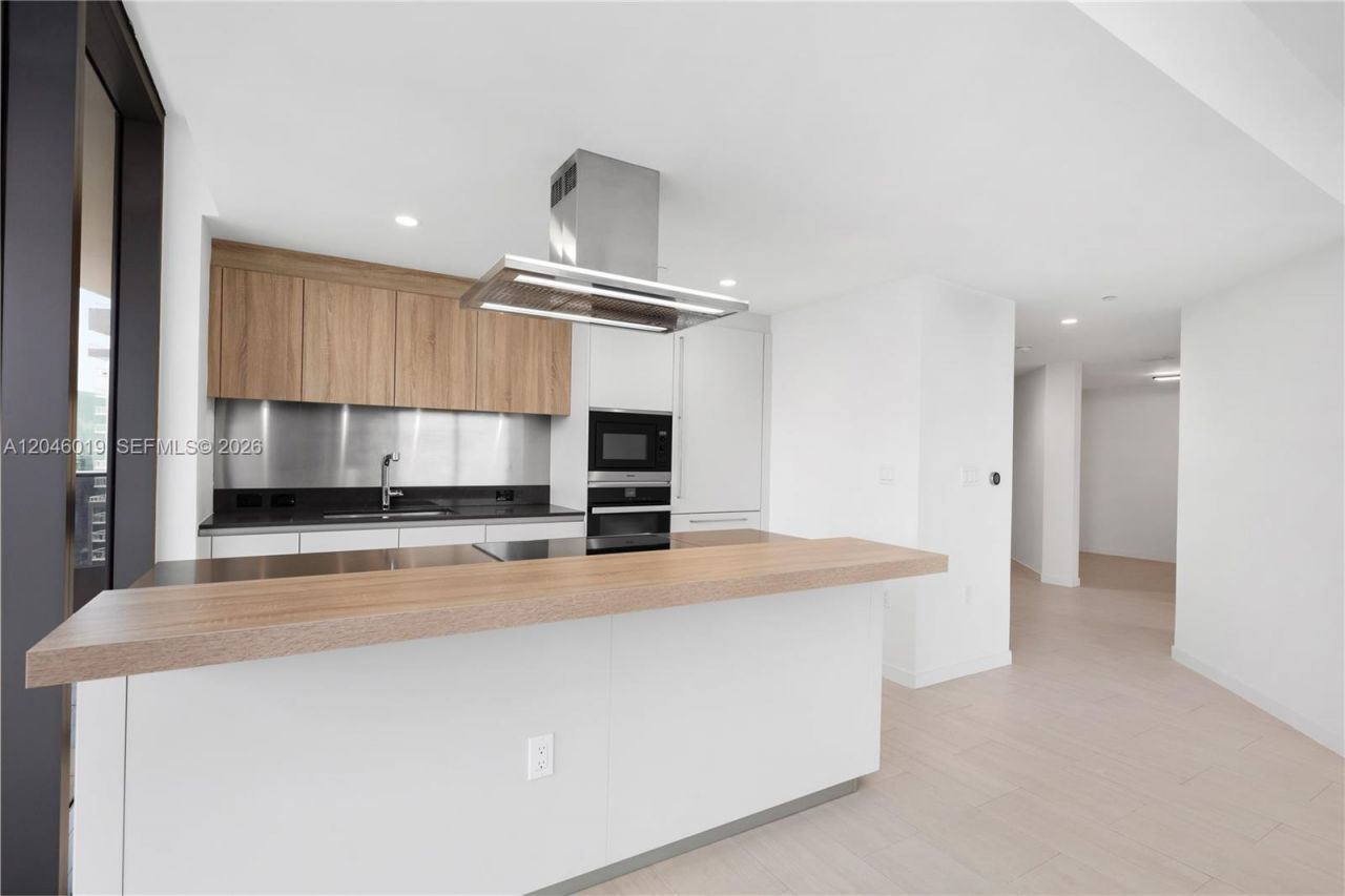 1000 Brickell Plz , Unit 4015, Miami, FL 33131 Photo