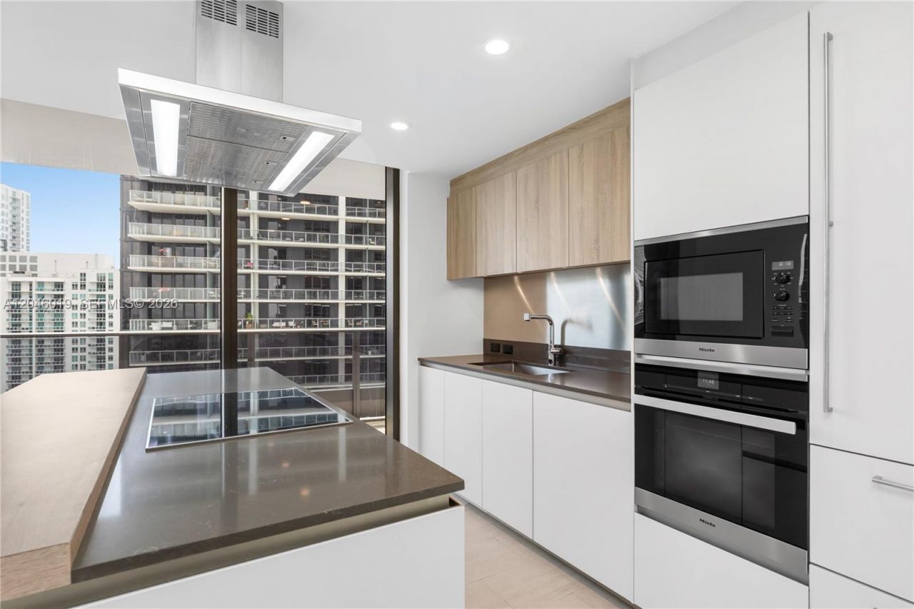 1000 Brickell Plz , Unit 4015, Miami, FL 33131 Photo