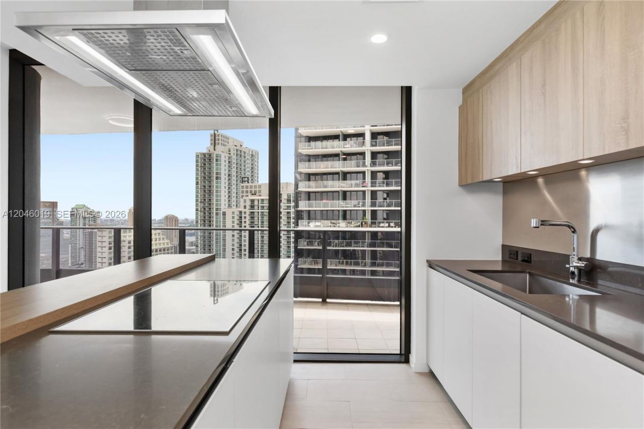 1000 Brickell Plz , Unit 4015, Miami, FL 33131 Photo
