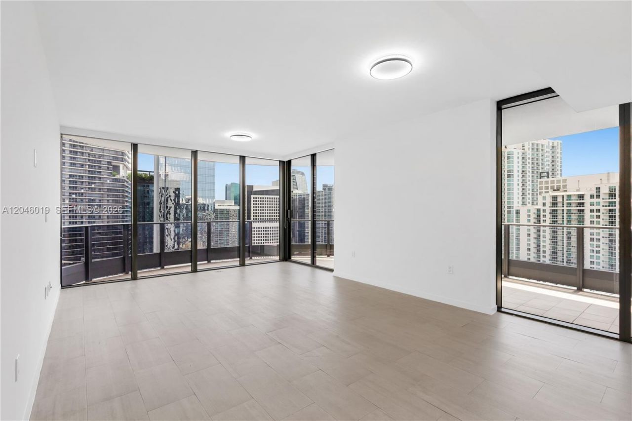 1000 Brickell Plz , Unit 4015, Miami, FL 33131 Photo