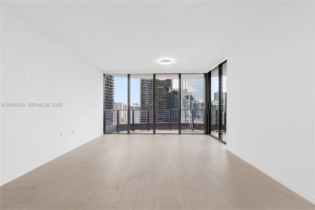 1000 Brickell Plz , Unit 4015, Miami, FL 33131 Photo