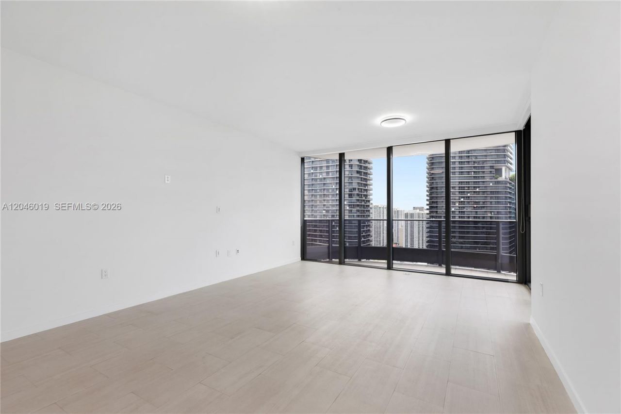 1000 Brickell Plz , Unit 4015, Miami, FL 33131 Photo