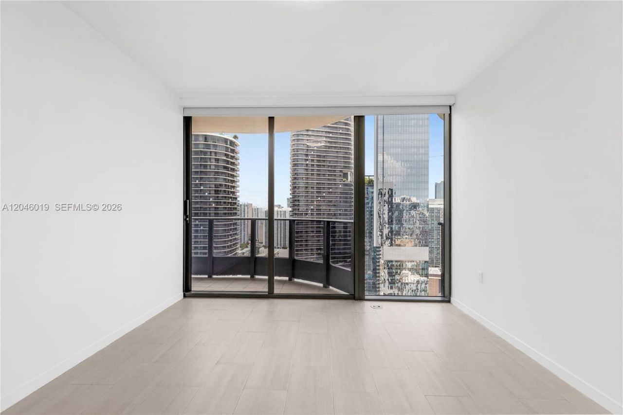 1000 Brickell Plz , Unit 4015, Miami, FL 33131 Photo
