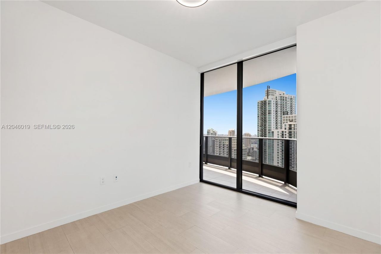 1000 Brickell Plz , Unit 4015, Miami, FL 33131 Photo